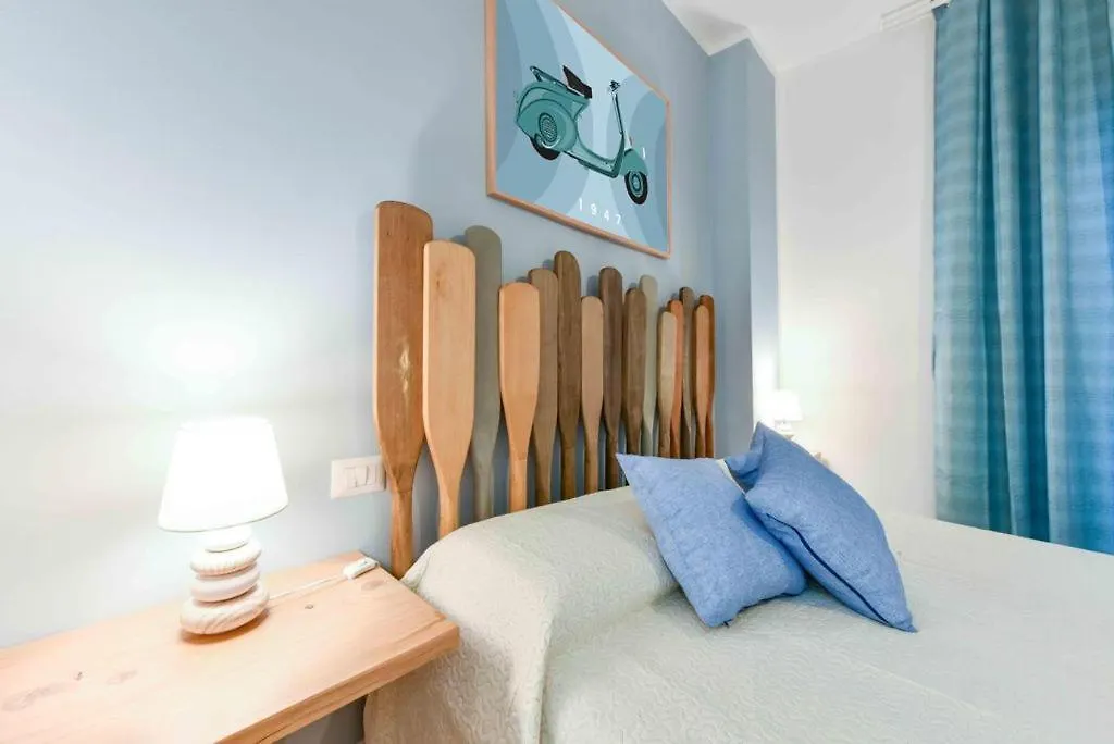 Vespa Apartments Moneglia