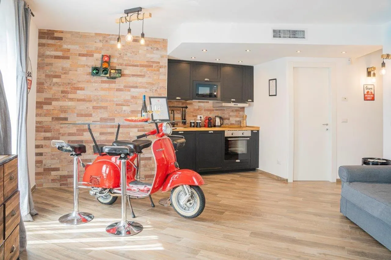 Vespa Apartments Moneglia