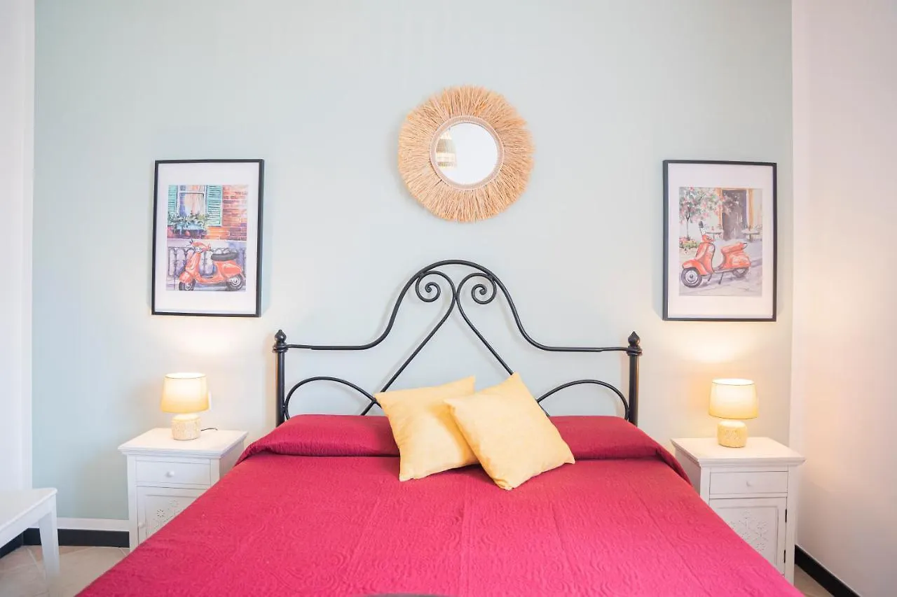 Vespa Apartments Moneglia Italie